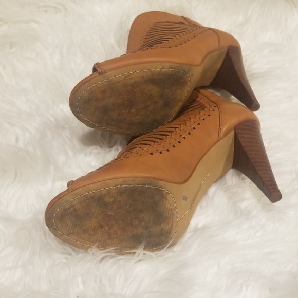 Vince Camuto brown leather caged sandle kip - Picture 4 of 5